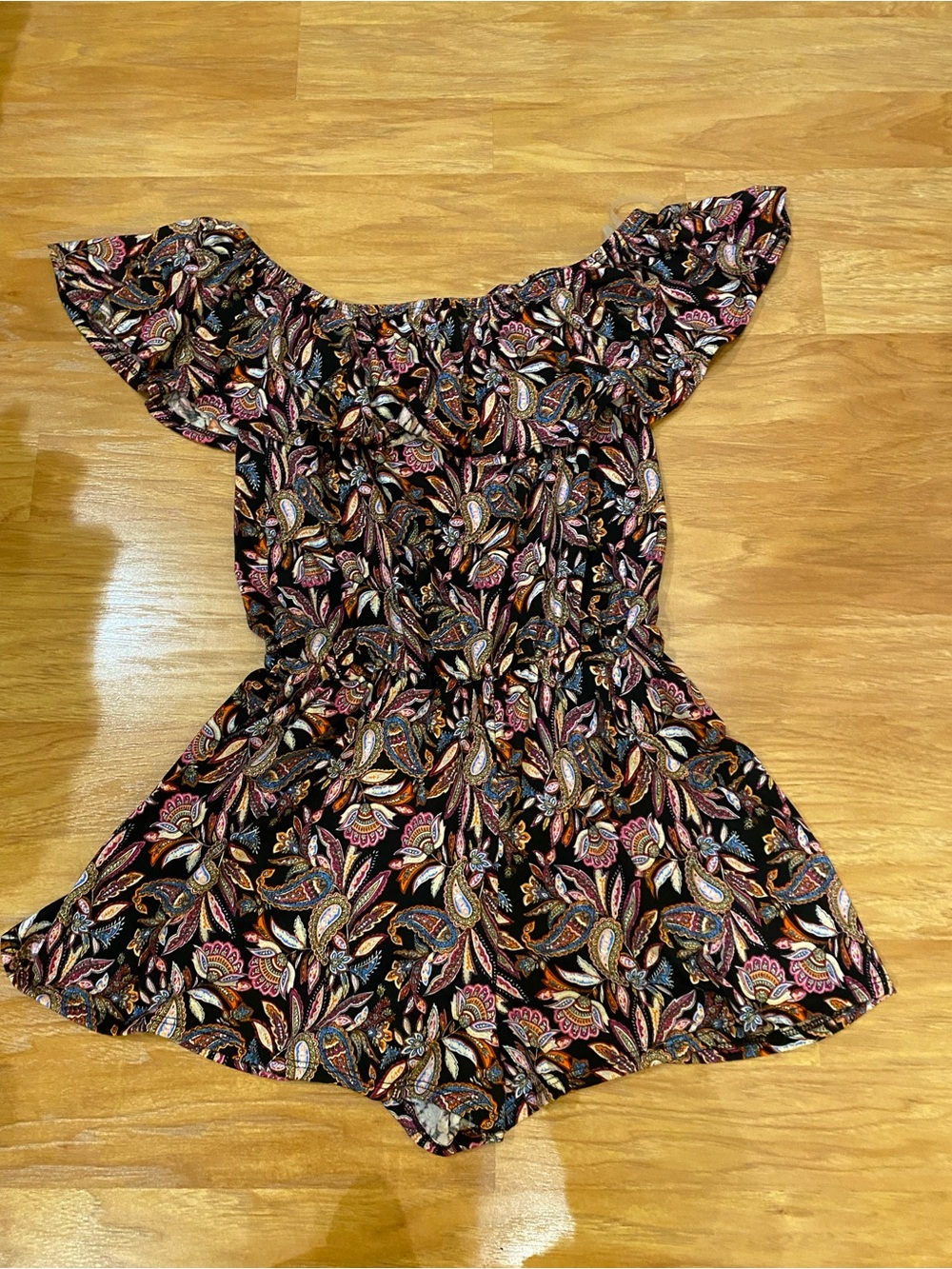 Juniors Off-Shoulder Floral Paisley Romper in Black and Pink